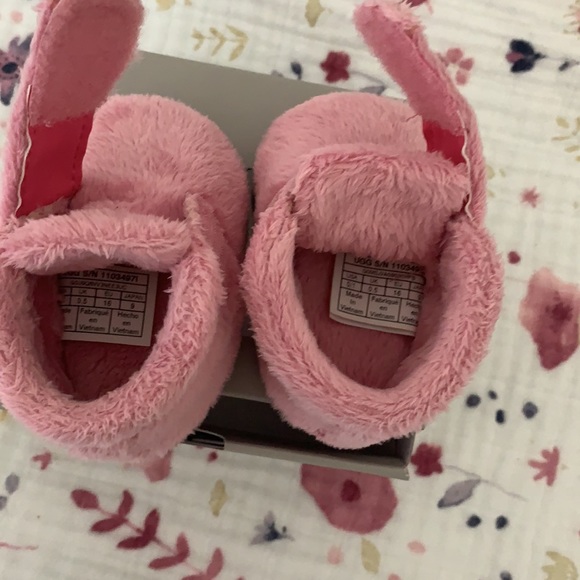 SOLD - Ugg for Baby Crib Boot - Pink; Size 1 - Picture 5 of 9